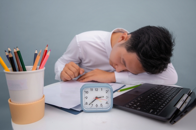 エンボディチェアで「疲れる」と感じる、その本当の理由とは?