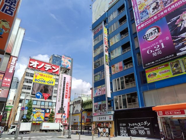 オタクグッズ購入の基本:新品と中古、それぞれのメリット・デメリット