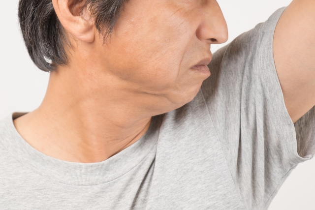 「もしかして私もワキガ？」と感じるあなたへ：ワキガを見分けるヒント