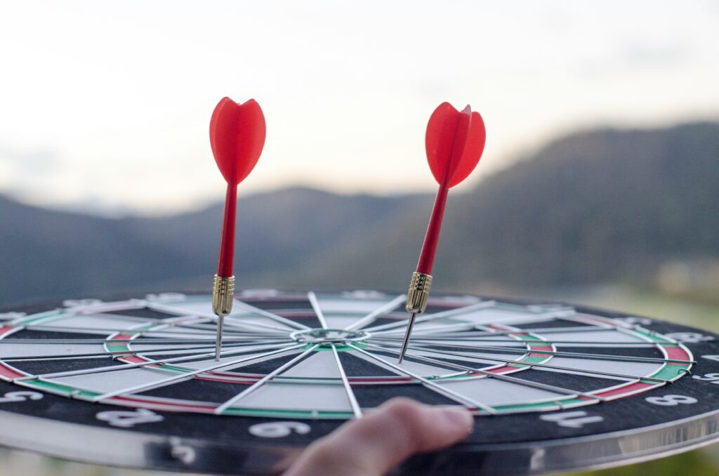 ダーツ用品はどこで売ってる？主な場所