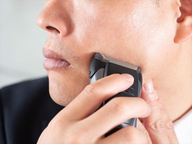 髭ツルツルは気持ち悪い?髭脱毛のメリット・デメリットと後悔しない選択